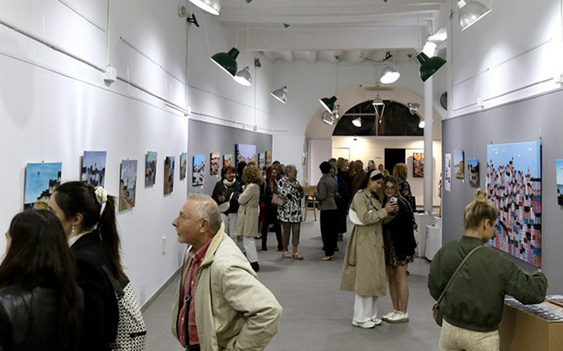 Port-Gallery-Barcellona-2 Roberto Litta a Raidue - Genitori Che fare